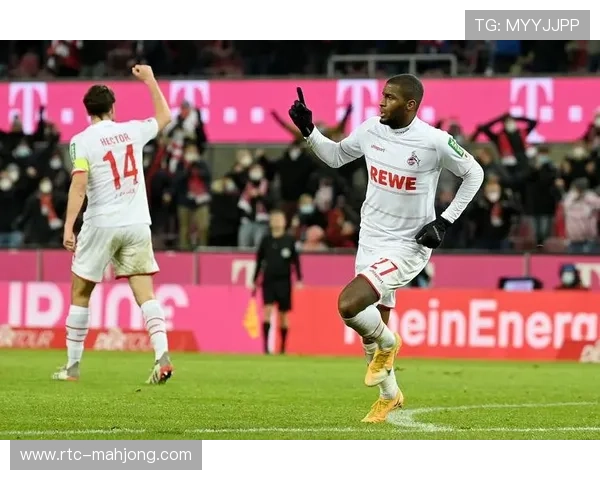 德甲亚洲球员表现亮眼,铃木唯人为弗赖堡破门 德甲亚洲球员表现亮眼,铃木唯人为弗赖堡破门