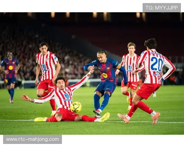 巴萨2-0险胜西班牙人，奥尔莫与莱万补时阶段破门稳住榜首